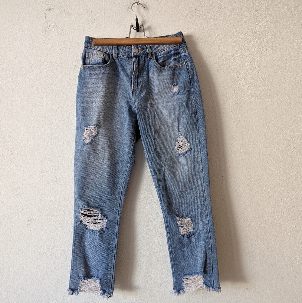 Boohoo Light Wash Distressed Jeans
